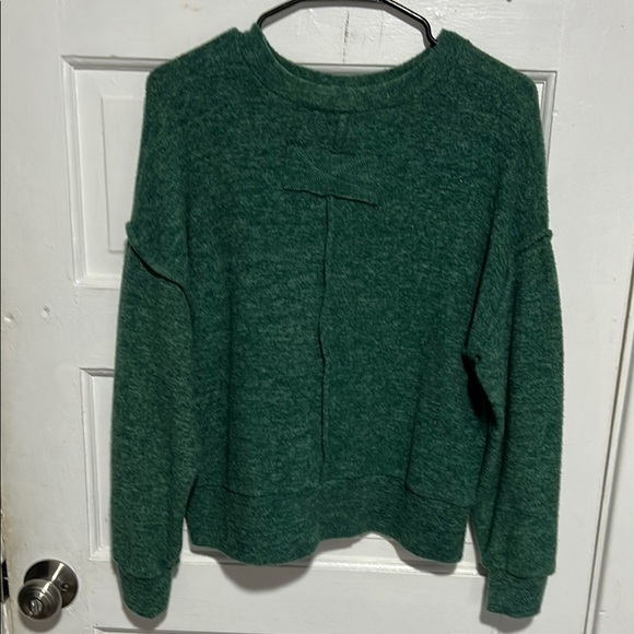 ZENANA Green Women's Sweater - Picture 1 of 8